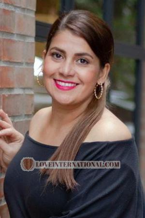 214000 - Lina Age: 44 - Colombia