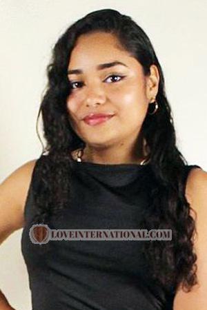 226833 - Alizon Age: 26 - Costa Rica