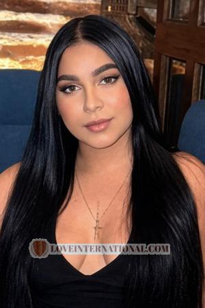 227132 - Maybelline Age: 24 - Colombia