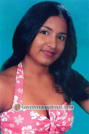 70842 - Ana Age: 28 - Colombia